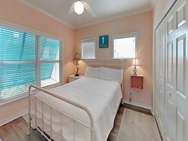 Charming Vacation Home in Destin Close to the Beach