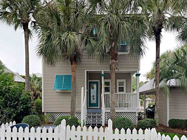Charming Vacation Home in Destin Close to the Beach