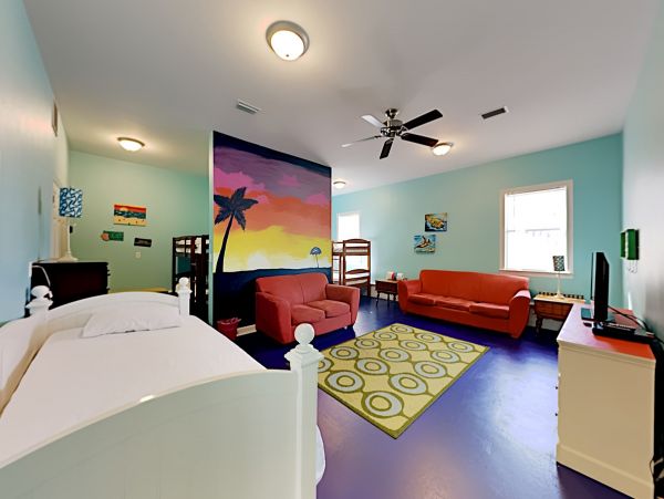 Vacation Rental Condo with Pool & Tennis Court 20 Guests