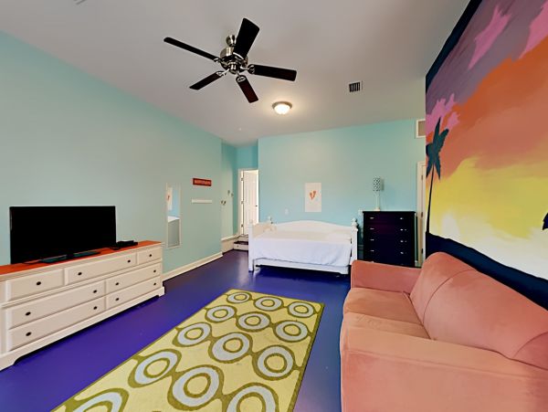 Vacation Rental Condo with Pool & Tennis Court 20 Guests