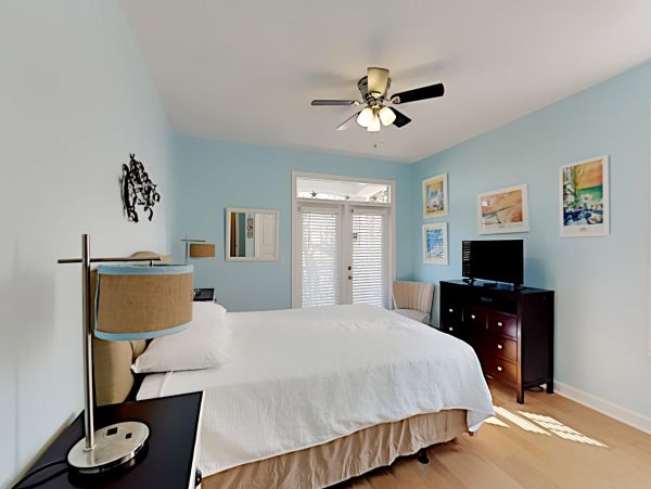 Vacation Rental Condo with Pool & Tennis Court 20 Guests