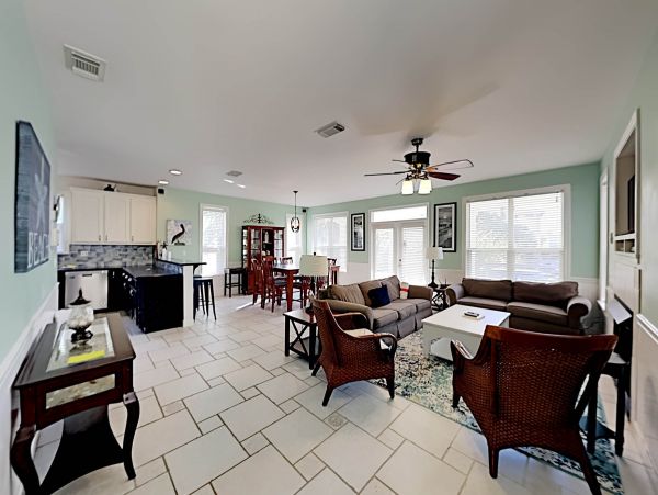 Vacation Rental Condo with Pool & Tennis Court 20 Guests