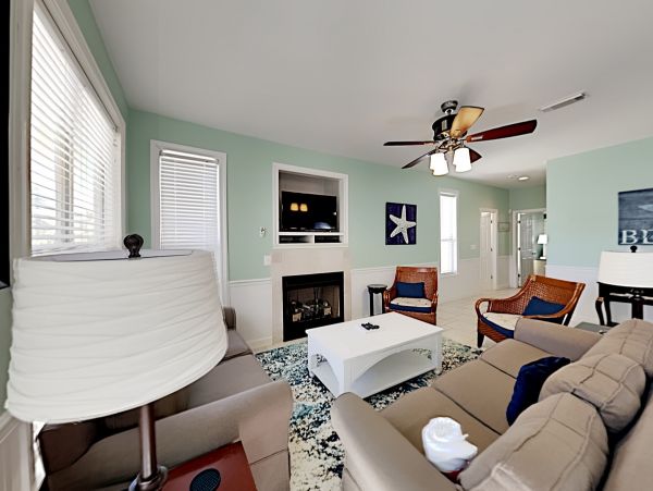 Vacation Rental Condo with Pool & Tennis Court 20 Guests