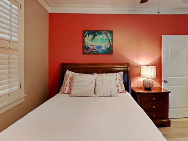 Destin Walk to Beach Four Bedroom + Vacation Rental
