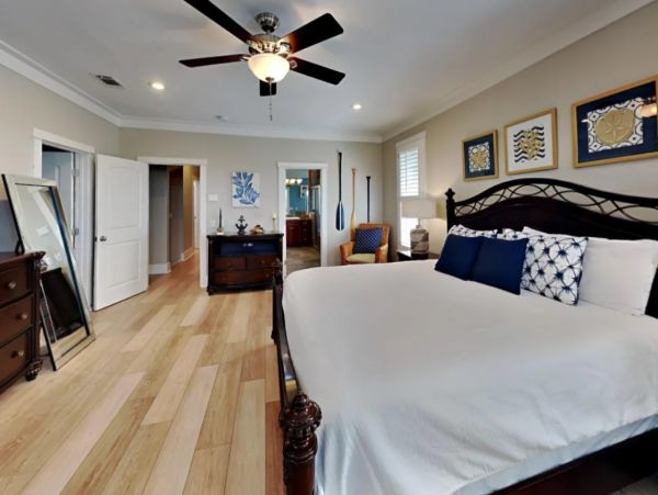 Destin Walk to Beach Four Bedroom + Vacation Rental