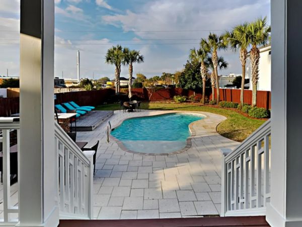 Destin Walk to Beach Four Bedroom + Vacation Rental
