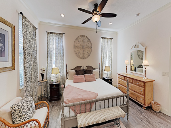 Six Bedroom Walk to Beach Vacation Home in Destin