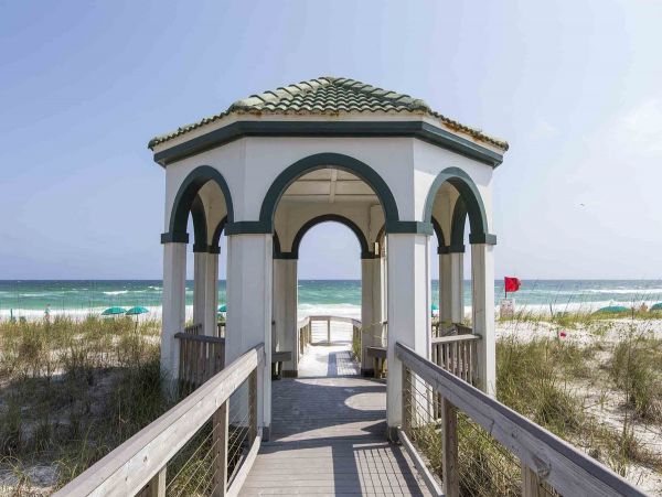 Beach Vacation Home in Destin 15 Guests