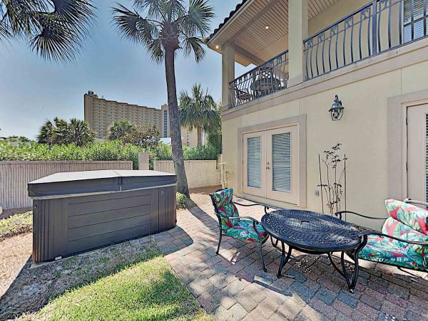 Beach Vacation Home in Destin 15 Guests