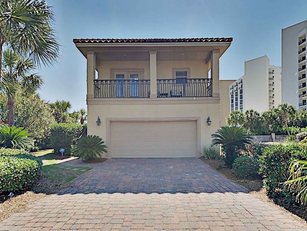 Beach Vacation Home in Destin 15 Guests
