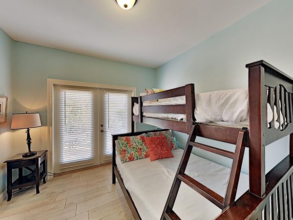Beach Vacation Home in Destin 15 Guests