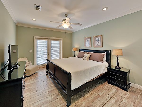 Beach Vacation Home in Destin 15 Guests
