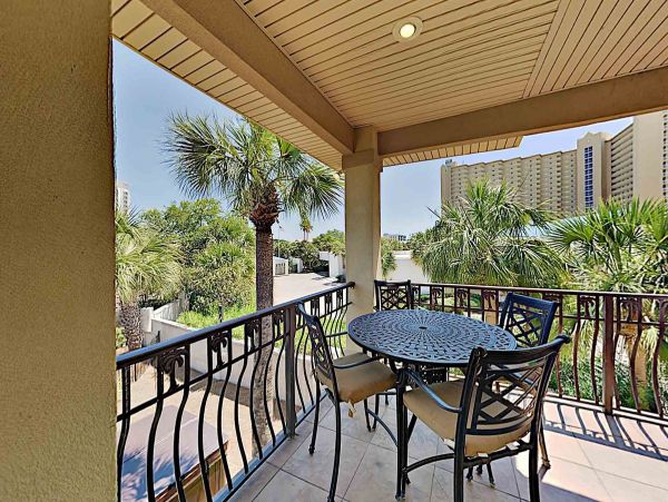 Beach Vacation Home in Destin 15 Guests