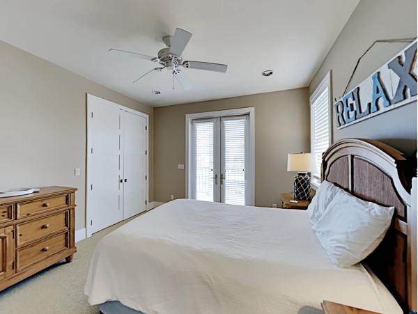 Five Bedroom Crystal Shores Luxury Pool Home