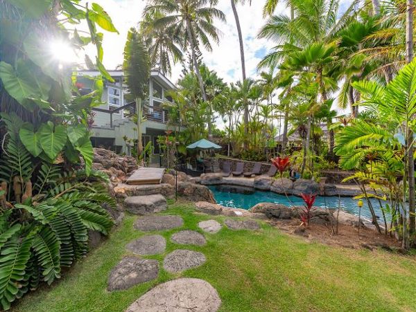 Upscale Six Bedroom Home Rental on Kailua. Call Agent Today.