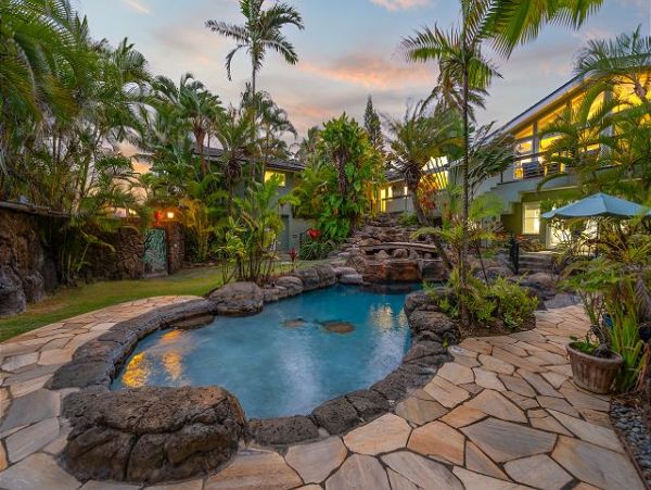 Upscale Six Bedroom Home Rental on Kailua. Call Agent Today.