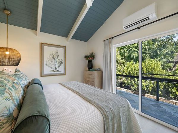 Upscale Six Bedroom Home Rental on Kailua. Call Agent Today.