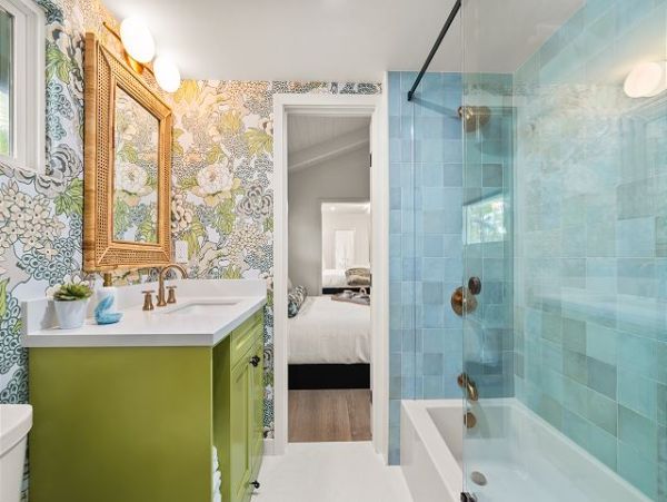 Upscale Six Bedroom Home Rental on Kailua. Call Agent Today.