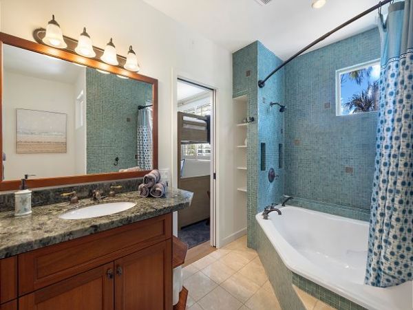 Upscale Six Bedroom Home Rental on Kailua. Call Agent Today.