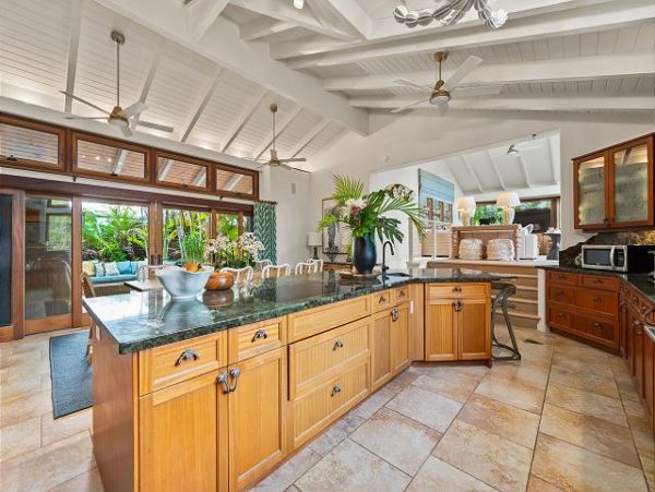 Upscale Six Bedroom Home Rental on Kailua. Call Agent Today.