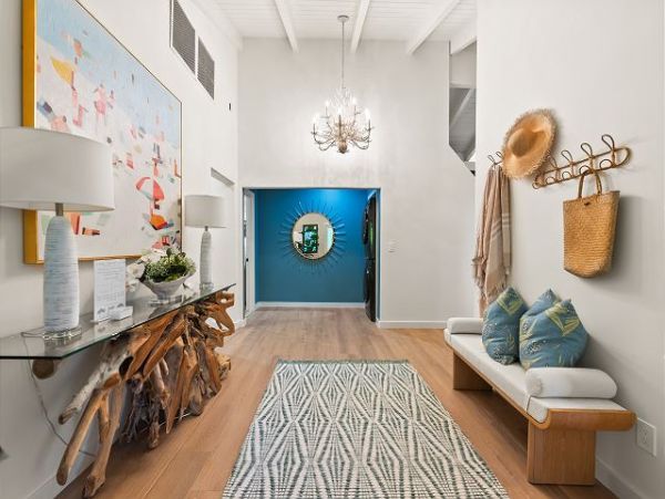 Upscale Six Bedroom Home Rental on Kailua. Call Agent Today.