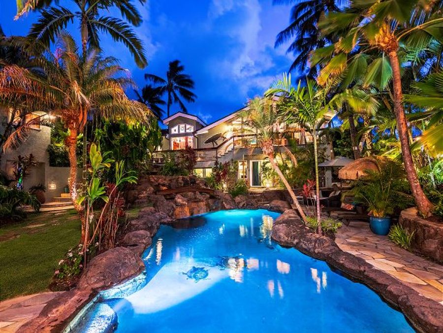 Upscale Six Bedroom Home Rental on Kailua. Call Agent Today.