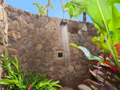 Lahaina Luxury  Sleeps Fourteen