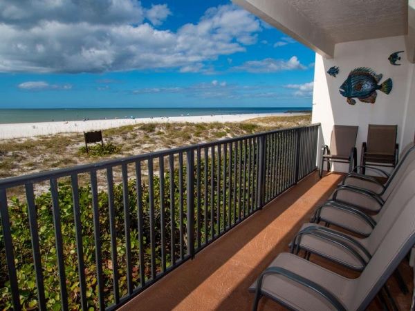 Clearwater Vacation Condo Rental Sleeps Ten Guests