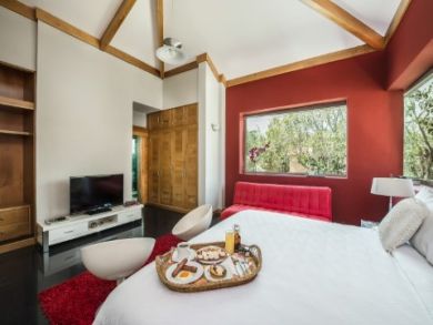 Luxury Vacation Home Rental Sleeps Ten Guests