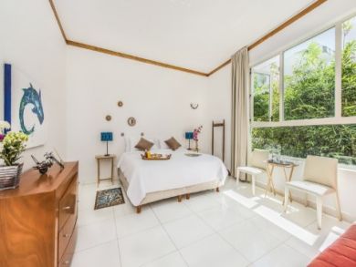Luxury Vacation Home Rental Sleeps Ten Guests