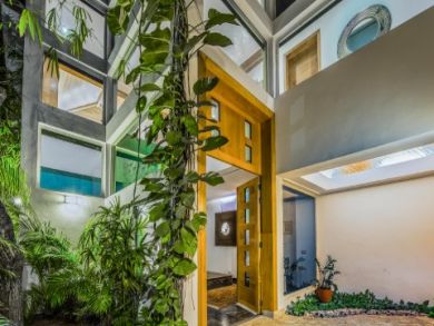Luxury Vacation Home Rental Sleeps Ten Guests