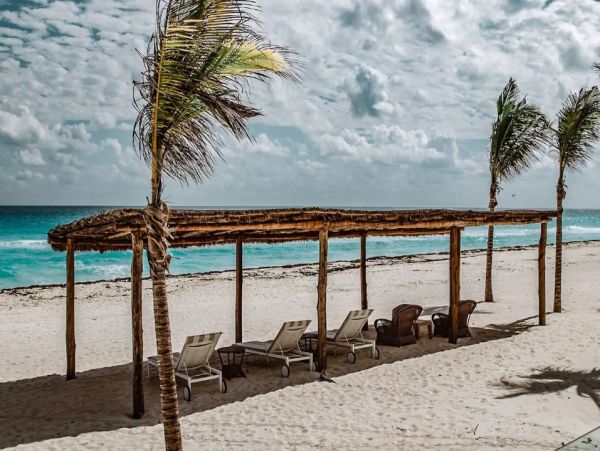 Beachfront Cancun Vacation Home with 10 Bedrooms