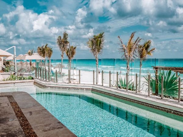 Beachfront Cancun Vacation Home with 10 Bedrooms