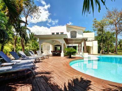 Stunning  5 Bedroom Vacation Home Rental in Playa Del Carmen