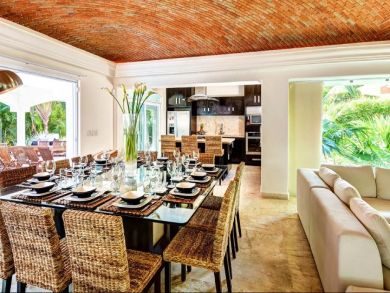 Stunning  5 Bedroom Vacation Home Rental in Playa Del Carmen