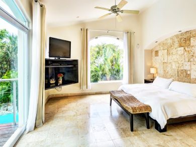 Stunning  5 Bedroom Vacation Home Rental in Playa Del Carmen