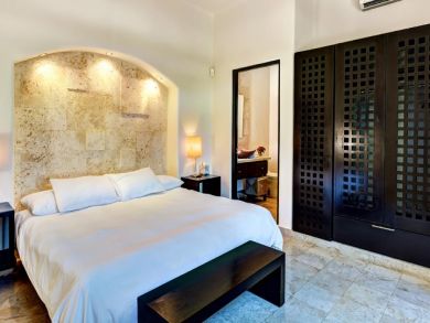 Stunning  5 Bedroom Vacation Home Rental in Playa Del Carmen