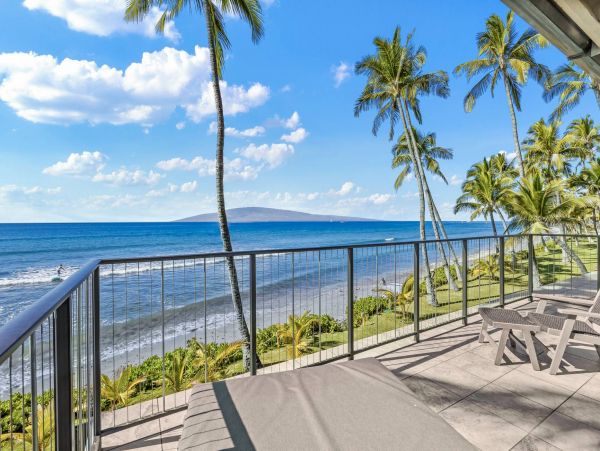 Lahaina Vacation Four Bedroom Townhome Oceanfront Rental