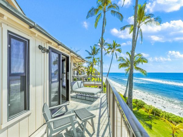 Lahaina Vacation Four Bedroom Townhome Oceanfront Rental