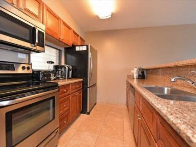 Lahaina Vacation Condo Rental Sleeps Eight Guests