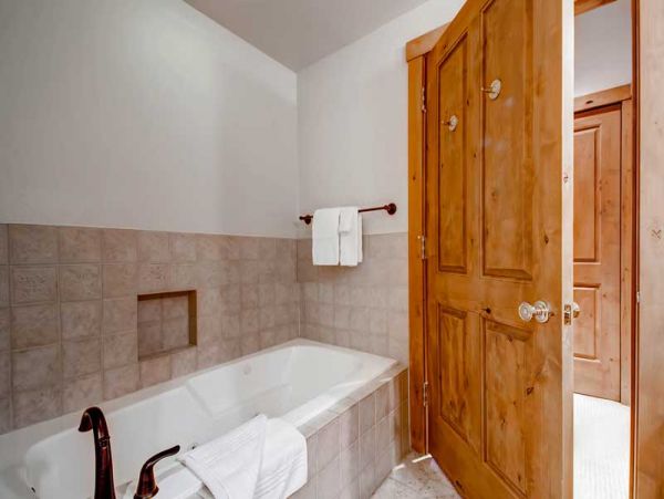 Beaver Creek Vacation Condo rental Sleeps Six Guests
