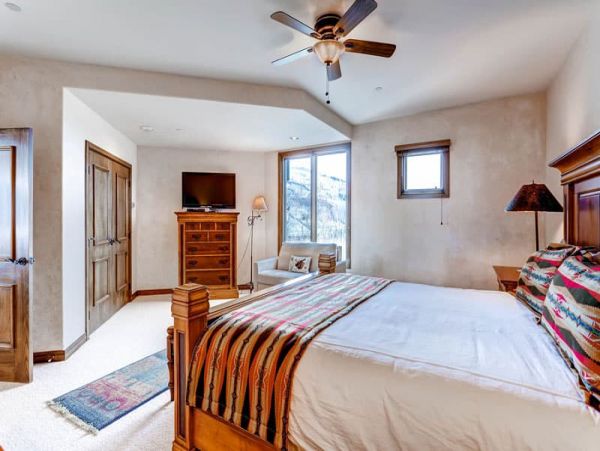 Beaver Creek Vacation Condo Rental Sleeps Eight Guests