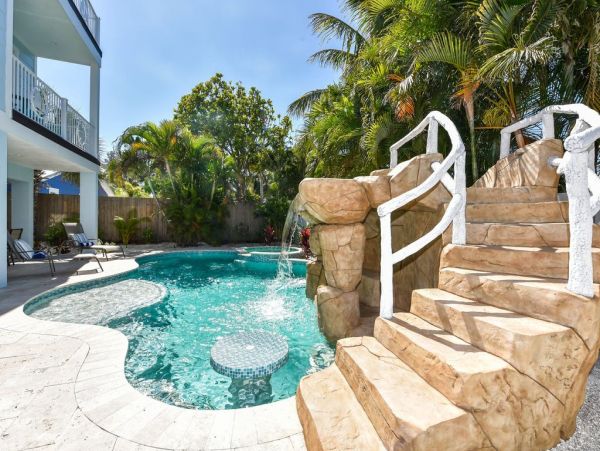 Bradenton Beach Vacation Pool Rental Home Sleeps 15
