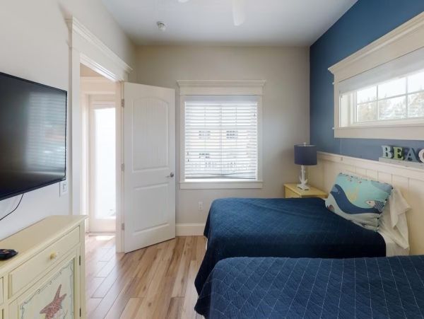 Bradenton Beach Vacation Pool Rental Home Sleeps 15