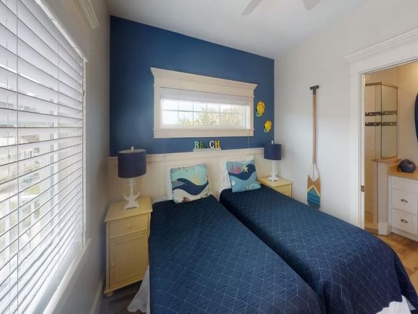 Bradenton Beach Vacation Pool Rental Home Sleeps 15