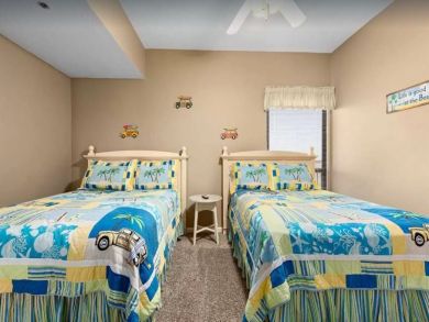 Navarre Vacation Condo Rental Sleeps Six Guests.