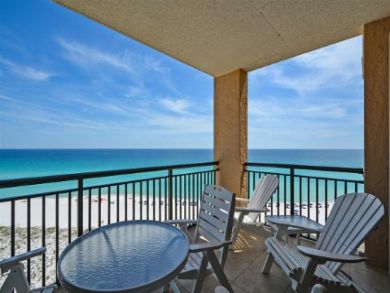Navarre Vacation Condo Rental Sleeps Six Guests.
