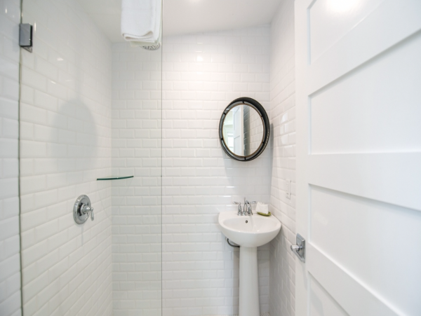 Charming Vacation Studio on Holmes Beach. Call Today.