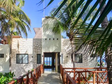 Tulum Vacation Home Sleeps Twelve Guests. Tulum Vacation Home Sleeps Twelve Guests.