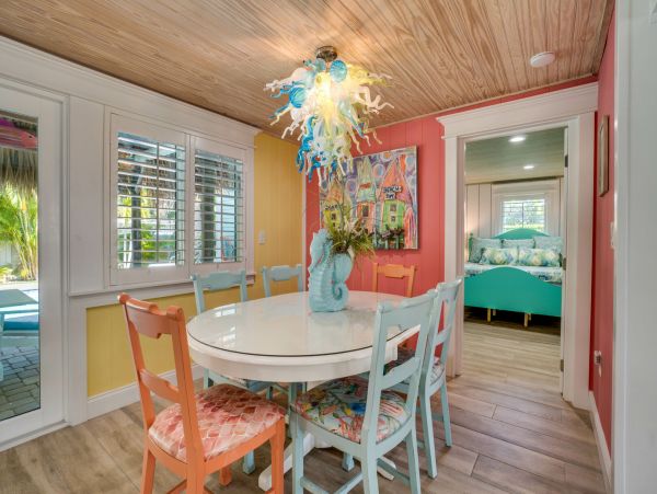 Holmes Beach Vacation Pool Rental Sleeps Six Guests